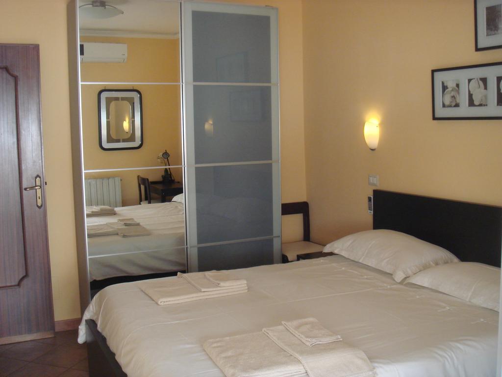 Tano'S Daire Giardini Naxos Oda fotoğraf