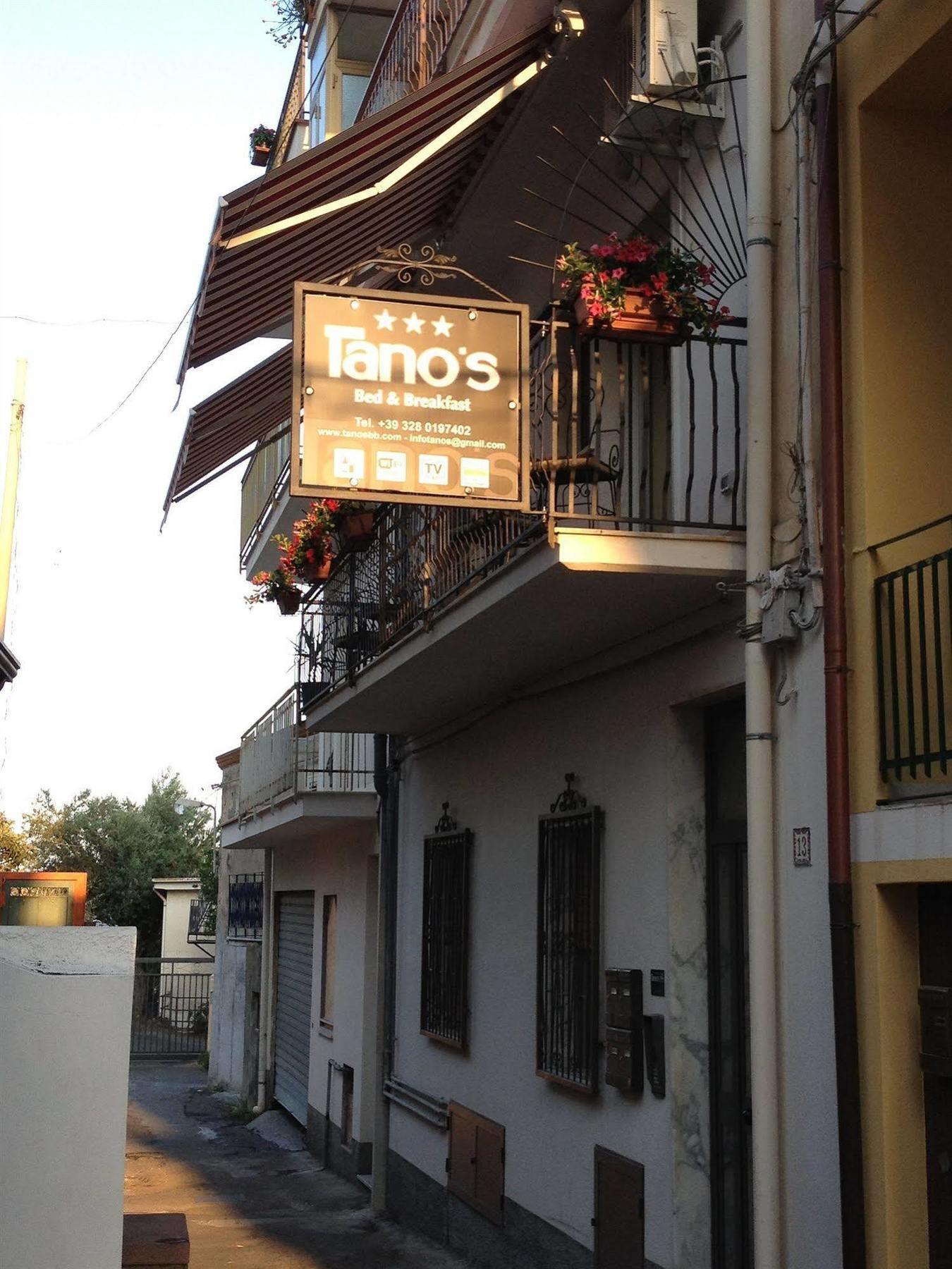 Tano'S Daire Giardini Naxos Dış mekan fotoğraf
