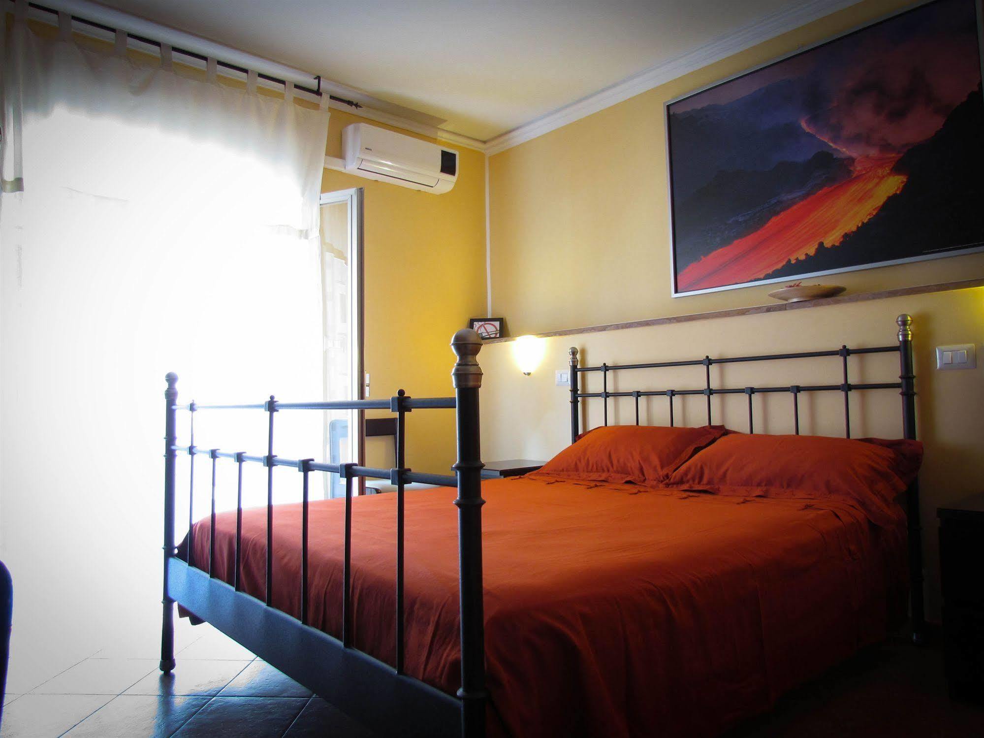 Tano'S Daire Giardini Naxos Dış mekan fotoğraf